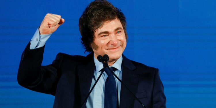 Milei organiza su comitiva para la entronización del nuevo Papa, coincidiendo con las elecciones en CABA