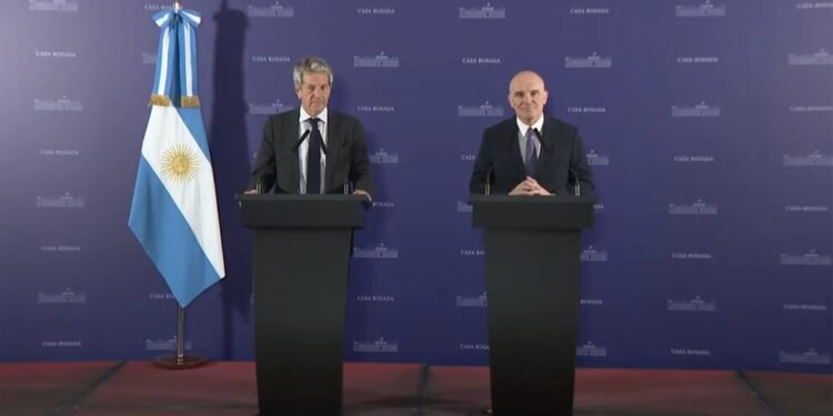 El Gobierno presentó un proyecto de ley para facilitar el uso de los “dólares del colchón”