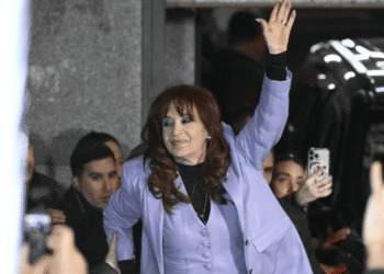 Cristina Kirchner pidió prisión domiciliaria y solicitó no usar tobillera electrónica