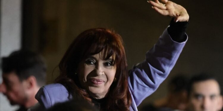 El Tribunal recibió más de 700 solicitudes para visitar a Cristina Kirchner en su detención domiciliaria