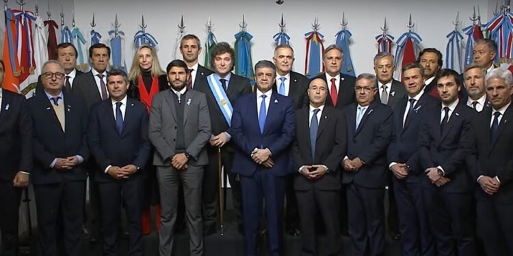 El Gobierno reactiva el Consejo de Mayo para avanzar en reformas laborales y tributarias