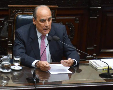 En medio de escándalos del Gobierno, Francos se presentará el miércoles en Diputados