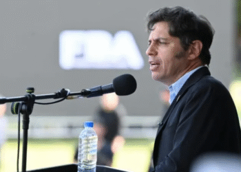 Axel Kicillof: “Me estoy cargando la campaña al hombro y no soy candidato”