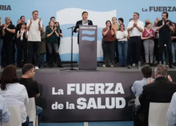 “Estafador, miserable y payaso”: Axel Kicillof lanzó un duro mensaje contra Javier Milei