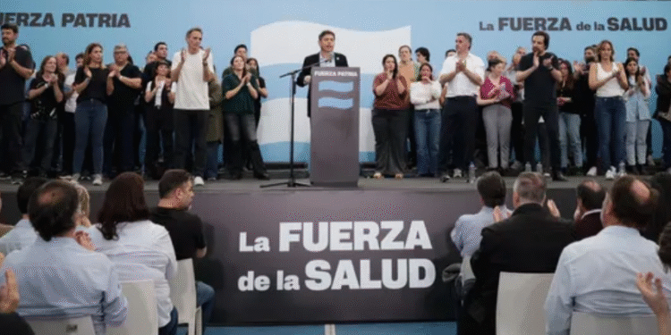 “Estafador, miserable y payaso”: Axel Kicillof lanzó un duro mensaje contra Javier Milei