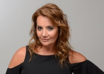 Nancy Pazos se quebró al recordar cómo el Garrahan salvó la vida de su hijo y no entendió el voto de Santilli