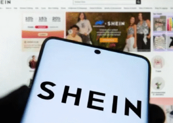 ¿Se viene una ley anti Shein en Argentina? La industria suma apoyos frente al ingreso masivo de ropa importada