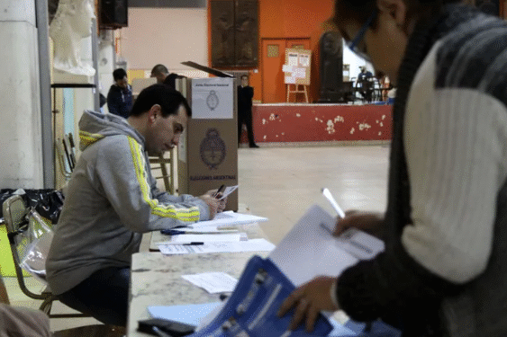 Elecciones: el lunes habrá clases y otorgan plus para la limpieza de escuelas