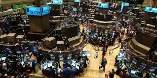 Mercados argentinos se desploman: acciones y bonos profundizan pérdidas ante tensión cambiaria