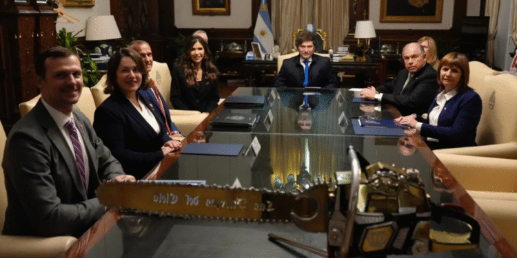 Aseguran que EE.UU. frenó el acuerdo de exención de visas para Argentina