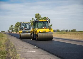 Un gobernador prometió que “el 2025 es el año de la obra pública”