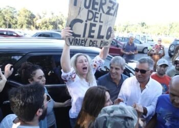 Karina Milei y Luis Caputo encabezan un acto de afiliación en medio de la polémica cripto