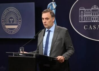 Manuel Adorni será candidato a legislador porteño por La Libertad Avanza