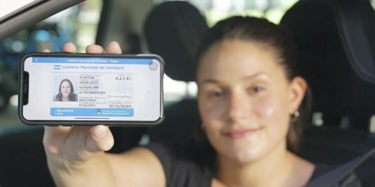 Ley de Tránsito: el gobierno oficializó cambios en la licencia de conducir, VTV y peajes