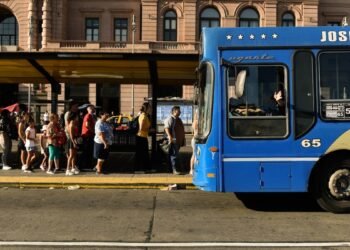 El Gobierno dictó la conciliación obligatoria y este viernes no habrá paro de colectivos