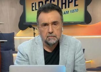 Violento ataque al periodista Roberto Navarro en pleno centro porteño