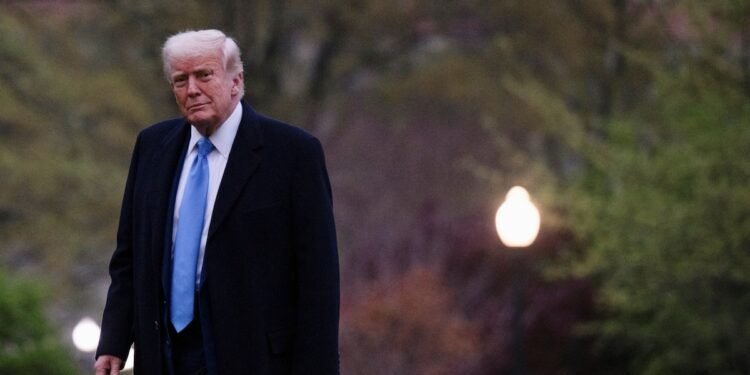 Donald Trump defendió sus aranceles a las importaciones y criticó la reacción de China: “Es el mayor abusador de todos”