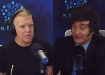 Javier Milei explicó lógica del precio a Alejandro Fantino con una botella de agua como ejemplo y un exabrupto