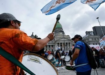 Con nosotros no, Patricia Bullrich: la CGT copó la calle y no hubo protocolo ni represión