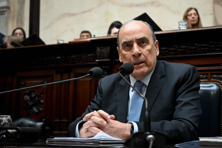 El Gobierno pospone anuncio sobre incentivos para uso de dólares no declarados debido a cuestiones legales