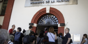 Se reestructura la Secretaría de Derechos Humanos y recorta un 30% del personal