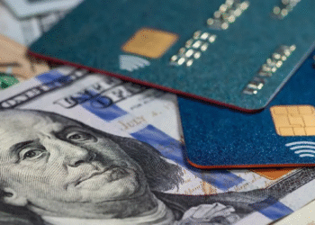 El Gobierno avanza con nuevas medidas para facilitar pagos y cuotas en dólares y profundizar la “dolarización endógena”