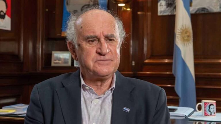 La AMIA cancela acto conmemorativo tras controversia por invitación a Oscar Parrilli, imputado en causa por pacto con Irán