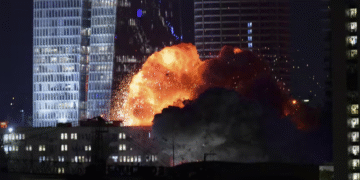 Irán respondió al ataque de Israel con decenas de misiles balísticos