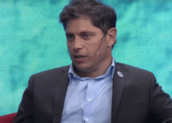 Kicillof convocará a una mesa política del peronismo para definir una lista única en Provincia