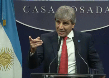 Deuda: Luis Caputo renovó vencimientos, pero convalidó tasas de hasta 75%