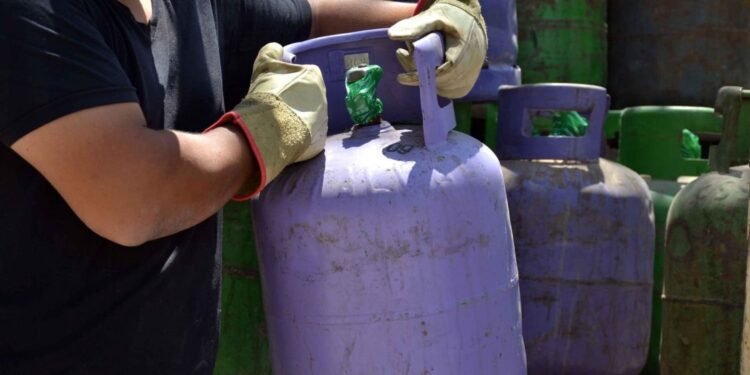 Gobierno libera precios de garrafas en plena crisis energética y ola de frío