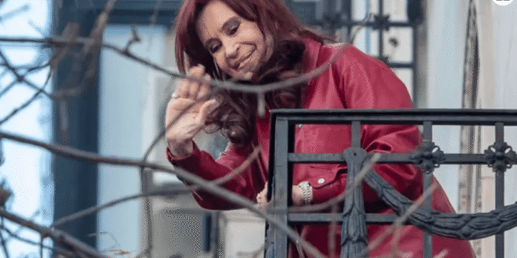 Causa Vialidad: la Justicia intimó a Cristina Kirchner y a los condenados a pagar $684 mil millones