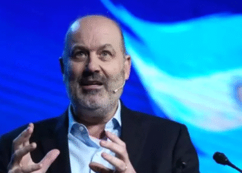 Sturzenegger impulsa una reforma judicial y plantea cambios en el sistema de justicia