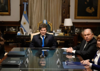 Kristi Noem sobre el acuerdo para eliminar la visa con Argentina: “Será difícil que se concrete en menos de un año”