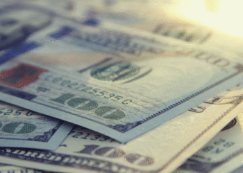 Bajan las tasas y el dólar, acciones y bonos registran subas en la jornada financiera