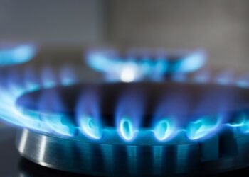 Emergencia por ola polar: suspenden GNC, cortan industrias y se reducen exportaciones de gas