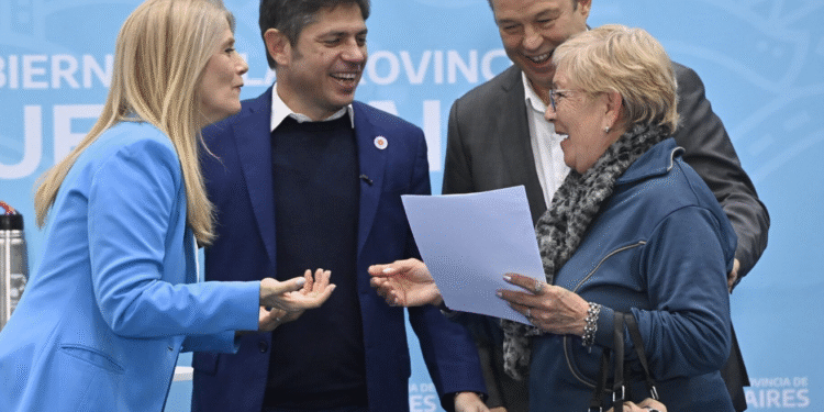 Axel Kicillof se mostró con sus candidatos en la Tercera: “En estas elecciones podemos sumar fuerzas para parar esta política económica”