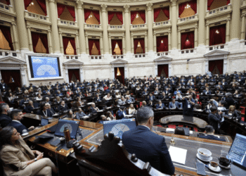 Tensión en Diputados: la oposición impulsó dos proyectos clave y la sesión terminó en escándalo