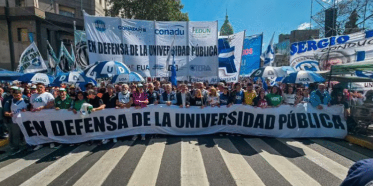 Un gremio de docentes universitarios convocó a un paro de una semana en el inicio del segundo cuatrimestre