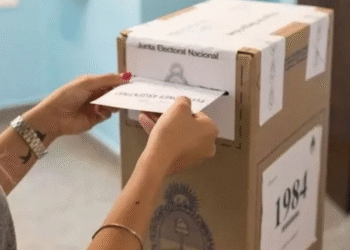 Encuesta anticipa ventaja de libertarios y PRO sobre Kicillof en Provincia de Buenos Aires