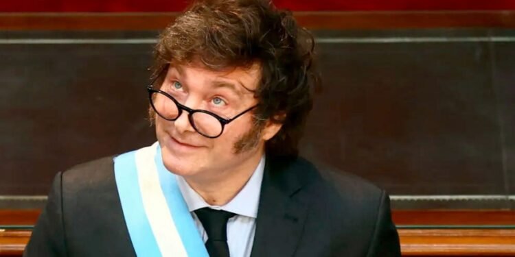 La confianza en el Gobierno cayó 13,6 % y marcó su punto más bajo desde que asumió Milei