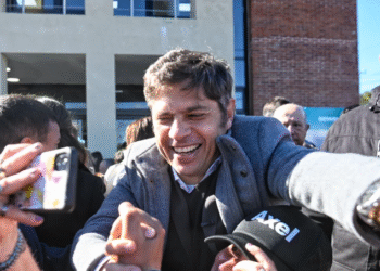 Axel Kicillof: “Acompañamos al pueblo en cada manifestación y con Fuerza Patria vamos a frenar a Milei”