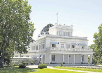 Milei cena en Olivos con diputados de LLA y PRO para garantizar el bloqueo de sus vetos