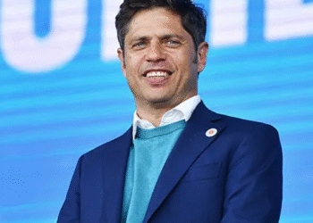 Kicillof calificó como un “payaso” a Milei: “No es el dueño del circo, es una estafa electoral”