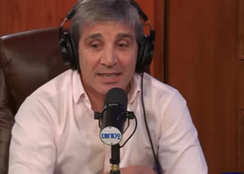 Caputo se mete en la interna bonaerense