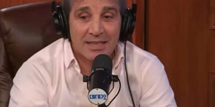 Caputo se mete en la interna bonaerense