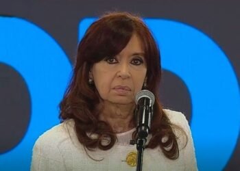 Un día antes del vencimiento, Cristina Kirchner pidió suspender la ejecución de sus bienes en el caso Vialidad