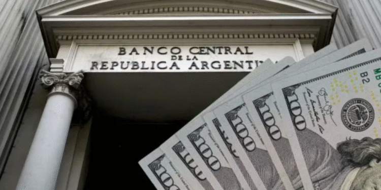 El Gobierno utilizó USD 2.000 millones del FMI para recomprar letras intransferibles al BCRA y mejorar reservas netas