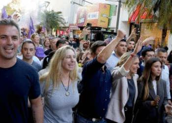 Otra jornada de incidentes: evacuaron la caravana de Karina Milei en Corrientes