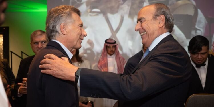 Guillermo Francos reaparece junto a Macri en evento diplomático en medio de rumores de acercamiento